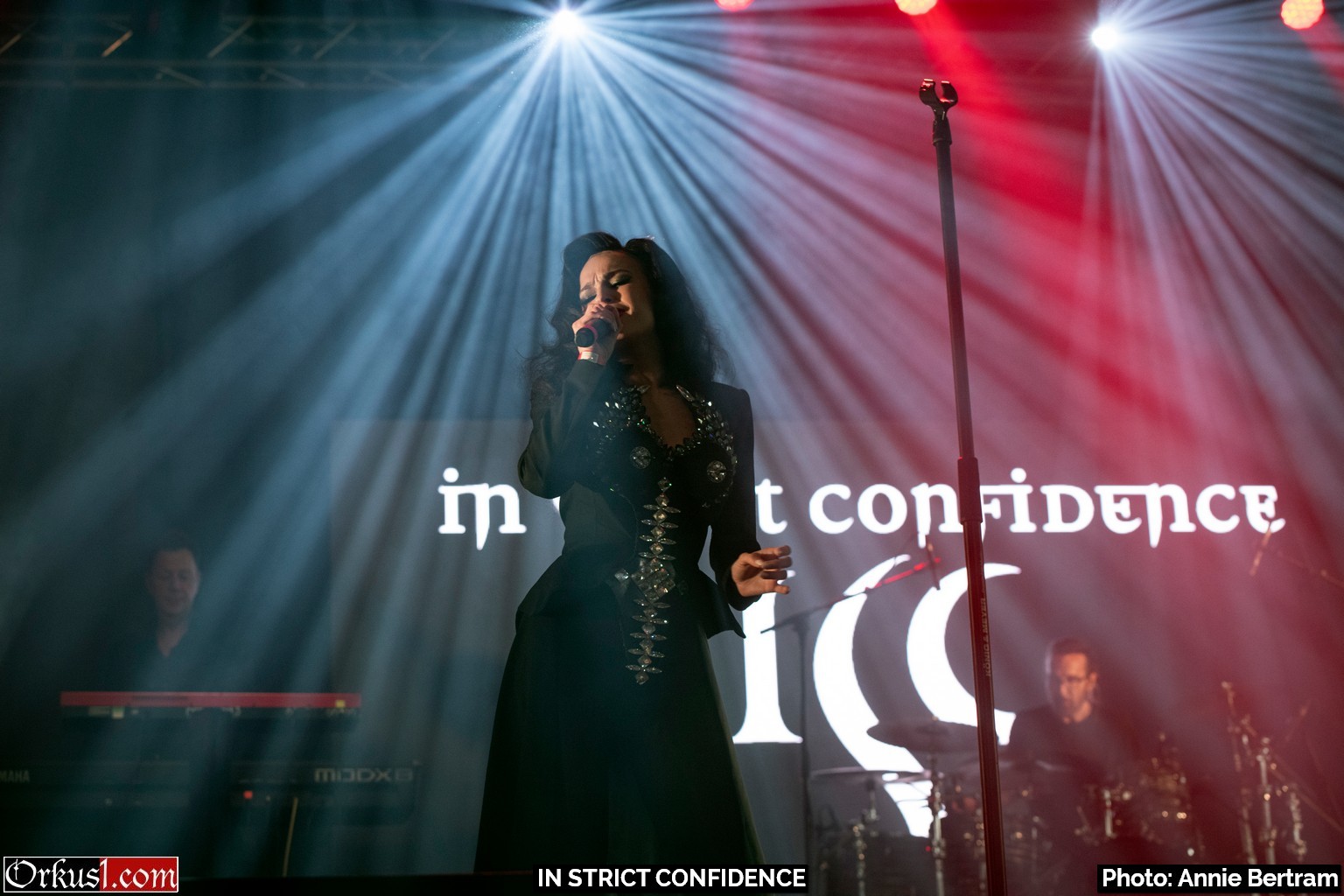 InStrictConfidence-6197_wgt2024_Annie_Bertram