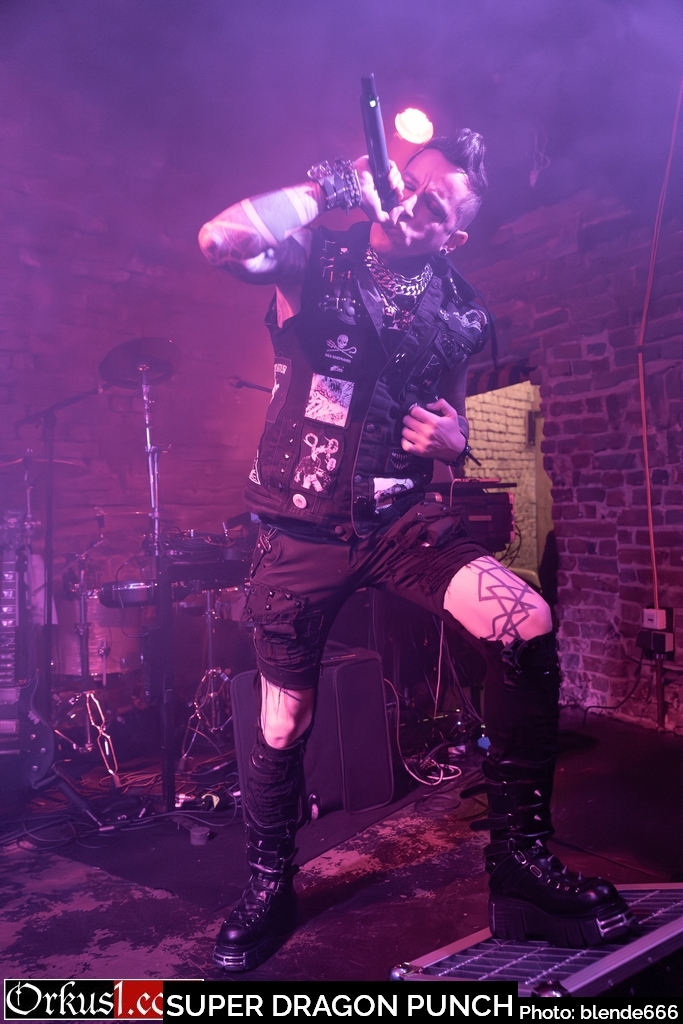 01 Super Dragon Punch 2Q7A9013_blende666