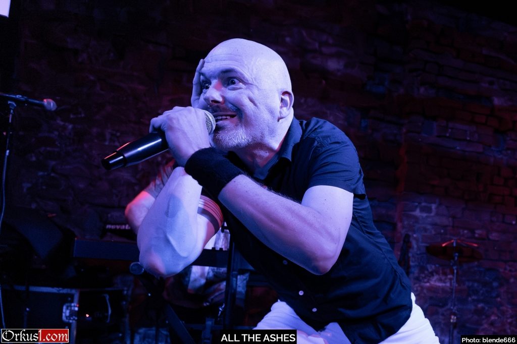 02 All the Ashes Schwarze-Nacht-2Q7A098_blende6668