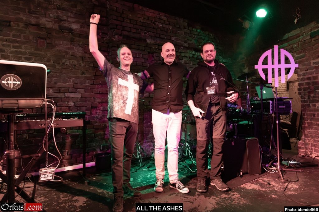 02 All the Ashes Schwarze-Nacht-2Q7A113_blende6660