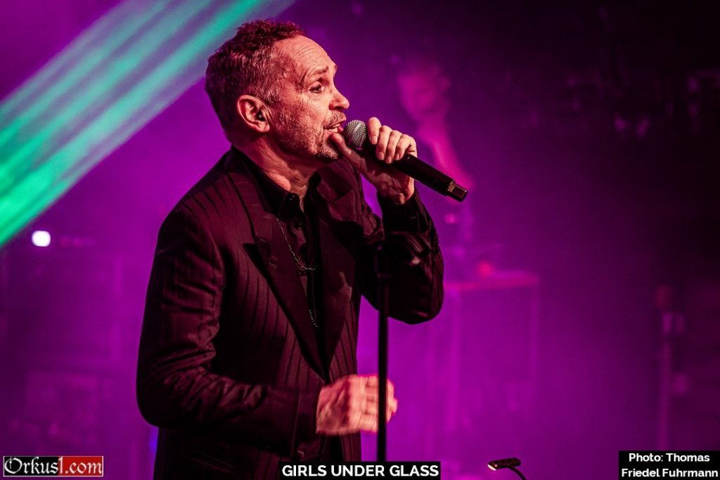 Girls Under Glass in Hamburg 2026